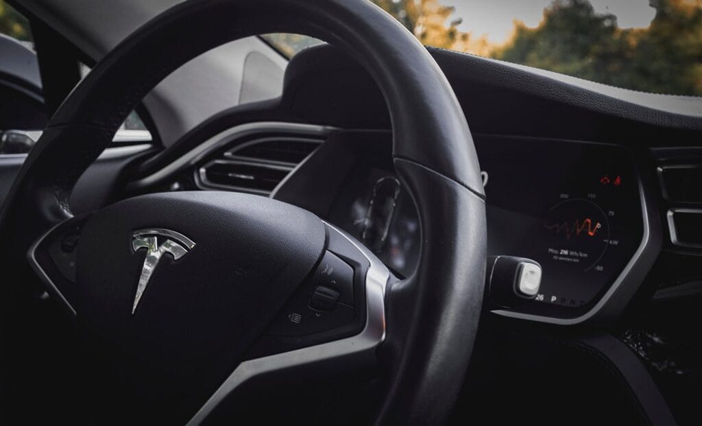tesla logo steering wheel 1