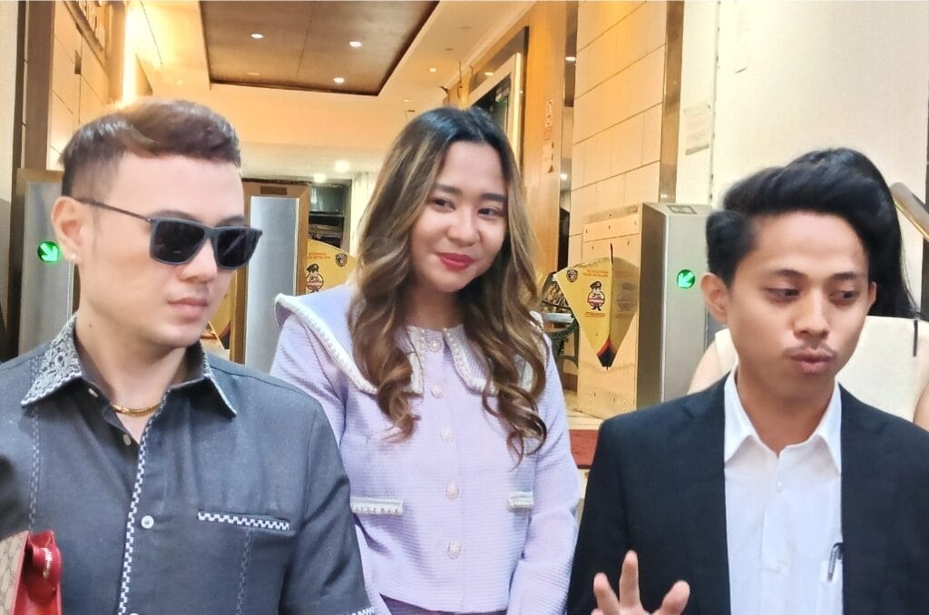 Heboh! Chikita Meidy Dilaporkan Sahabat Sendiri, Bongkar Kisah Kelam Bisnis Skincare di TikTok 1 chikita meidy 20241106 002 kapanlagi 1