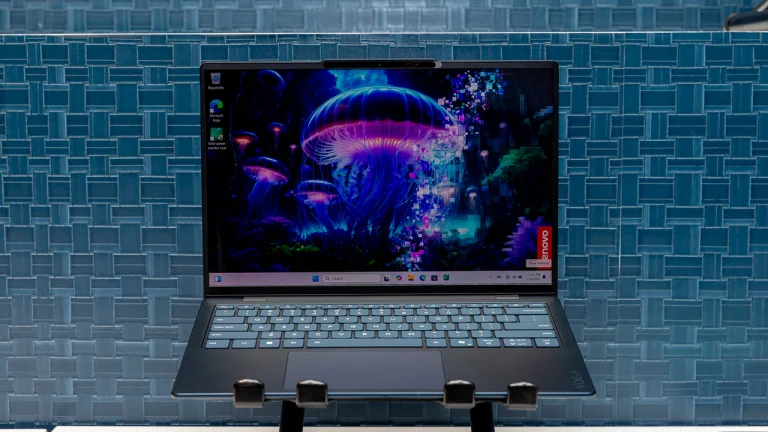 Yoga Solar PC Concept: Laptop Masa Depan yang Mengandalkan Sinar Matahari Di MWC 2025 4 Lenovos New Yoga Laptop Can Charge with Sunlight3