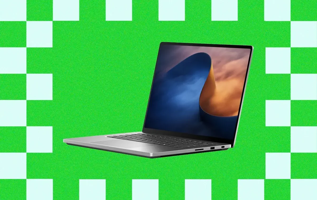 Laptop premium Microsoft Surface Laptop Ultra terbuka menampilkan layar resolusi tinggi